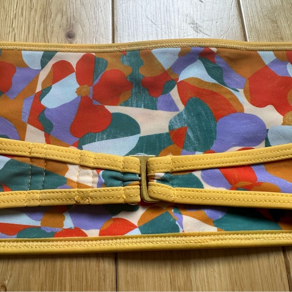 Madewell x OOKIOH Calabria Bandeau Bikini Top in Floral Print - Picture 7 of 7